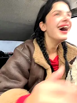 Snapshot of MiraReach chatting on November 2025 03:06:01 AM MiraReach online show from November 2025 03:06:01 AM