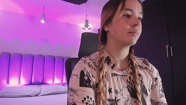 AlliceLover online show from October 2025 11:31:02 AM