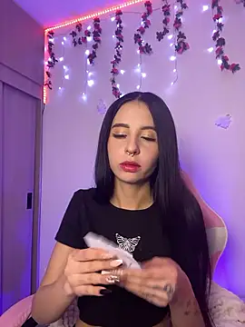 Lia  1 online show from January 2026 10:48:02 PM