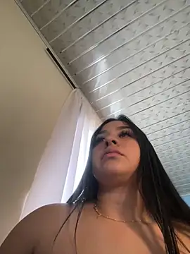 BELLAALEJA online show from November 2025 07:14:01 PM