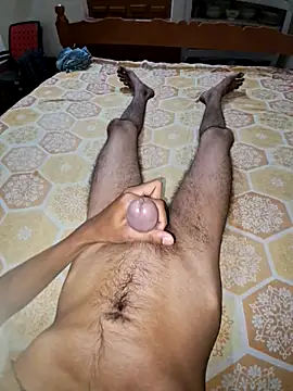 loveblzz online show from June 2026 06:52:01 PM
