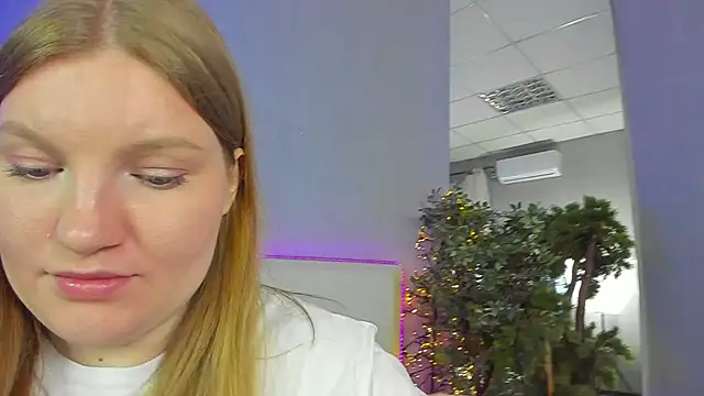 Snapshot of AshleyJoness chatting on May 2026 05:15:02 AM AshleyJoness online show from May 2026 05:15:02 AM