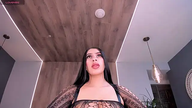 Snapshot of LeahLombardi_ chatting on November 2025 03:31:01 AM LeahLombardi online show from November 2025 03:31:01 AM