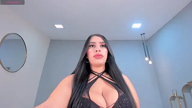 Snapshot of LeahLombardi_ chatting on November 2025 05:39:01 PM LeahLombardi online show from November 2025 05:39:01 PM