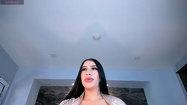 Snapshot of LeahLombardi_ chatting on December 2025 04:06:01 AM LeahLombardi online show from December 2025 04:06:01 AM