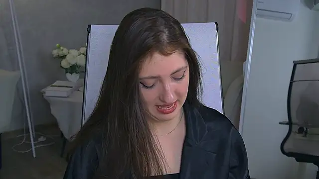 Mary Miiller online show from November 2025 06:25:02 AM