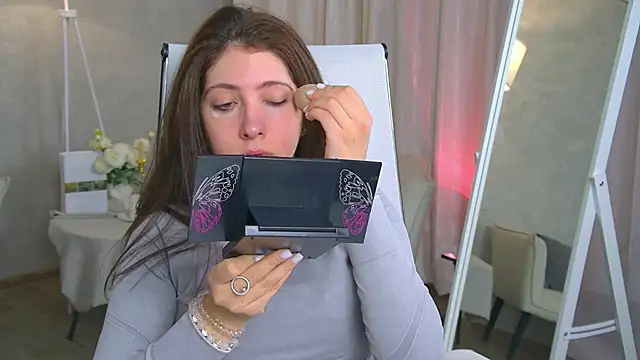 Mary Miiller online show from November 2025 07:30:02 AM