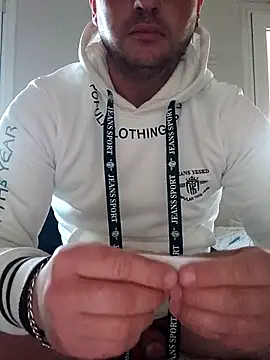 Snapshot of Makis09 chatting on March 2026 05:24:01 AM Makis09 online show from March 2026 05:24:01 AM