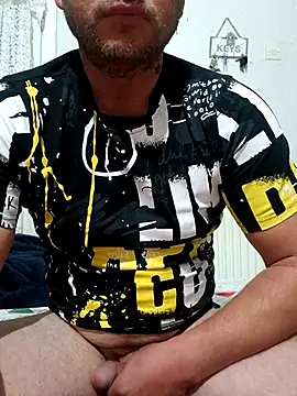 Snapshot of Makis09 chatting on March 2026 12:05:01 AM Makis09 online show from March 2026 12:05:01 AM