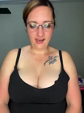 XADICTIVEX online show from October 2025 08:18:02 PM