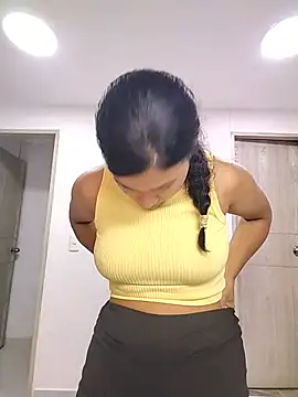 Snapshot of Eimy-04 chatting on June 2026 12:57:01 AM Eimy-04 online show from June 2026 12:57:01 AM