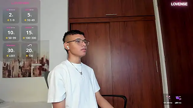 Snapshot of tristan_gold chatting on September 2025 10:48:02 AM tristan gold online show from September 2025 10:48:02 AM