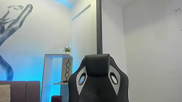 CleoWhite online show from February 2026 08:25:02 PM