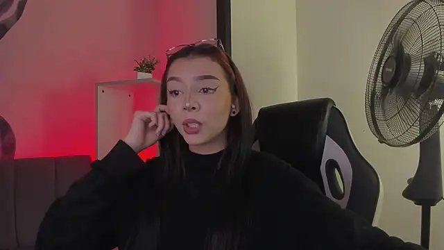 CleoWhite online show from February 2026 08:38:02 PM