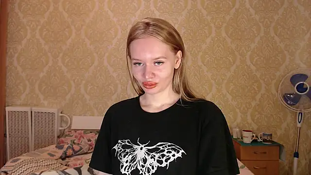 Kitkaat00 online show from May 2026 02:32:02 PM