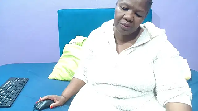 NaughtyChubbyZoe online show from October 2025 05:24:01 AM