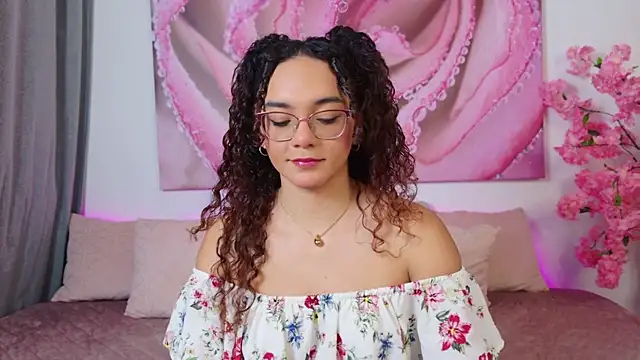 Snapshot of Taylor_Tina chatting on November 2025 06:16:02 AM Taylor Tina online show from November 2025 06:16:02 AM