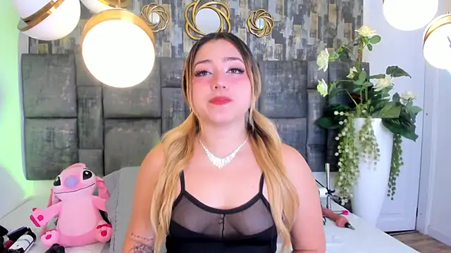 PatyLawrence online show from November 2025 04:12:01 AM