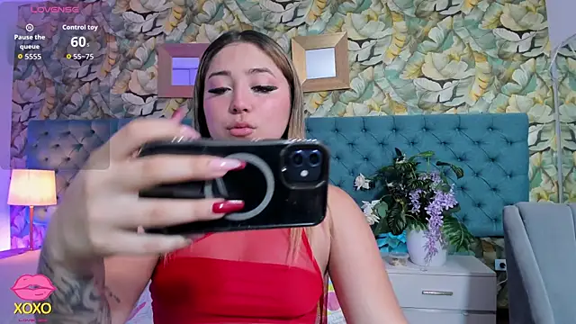 Snapshot of PatyLawrence chatting on June 2026 05:12:02 AM PatyLawrence online show from June 2026 05:12:02 AM