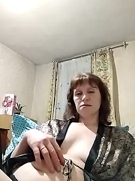 Snapshot of Flower2931 chatting on March 2026 08:00:01 PM Flower2931 online show from March 2026 08:00:01 PM