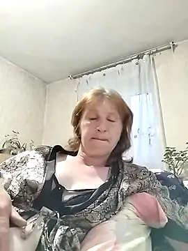 Flower2931 online show from May 2026 05:40:01 PM