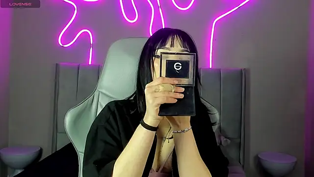 Sabrina bloom online show from September 2025 01:34:02 PM