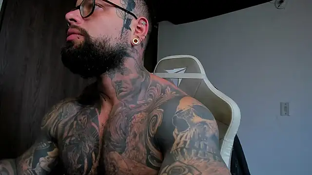 Snapshot of natevillage chatting on October 2025 12:01:02 PM natevillage online show from October 2025 12:01:02 PM