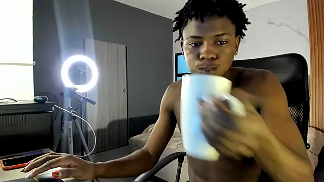 Johan barreto online show from October 2025 02:12:01 AM