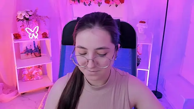 Snapshot of VirtuallVoyant chatting on October 2025 07:20:02 AM VirtuallVoyant online show from October 2025 07:20:02 AM