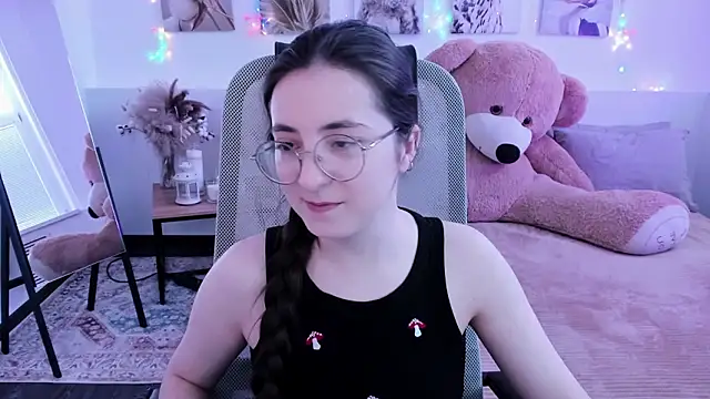 Snapshot of VirtuallVoyant chatting on February 2026 06:58:02 AM VirtuallVoyant online show from February 2026 06:58:02 AM