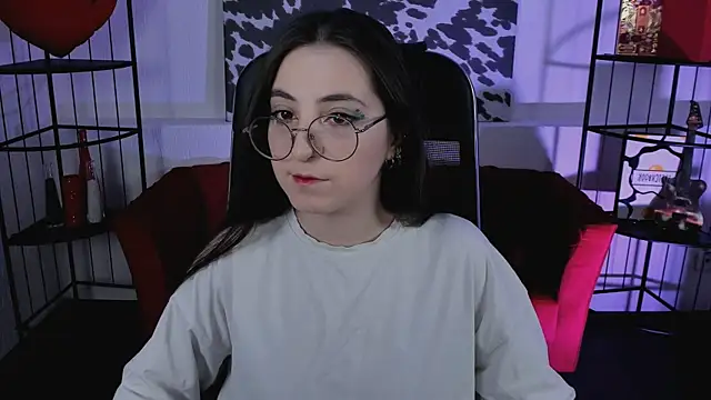 VirtuallVoyant online show from April 2026 07:32:01 PM