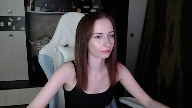 Snapshot of Cutti_Crystal chatting on October 2025 06:09:01 PM Cutti Crystal online show from October 2025 06:09:01 PM