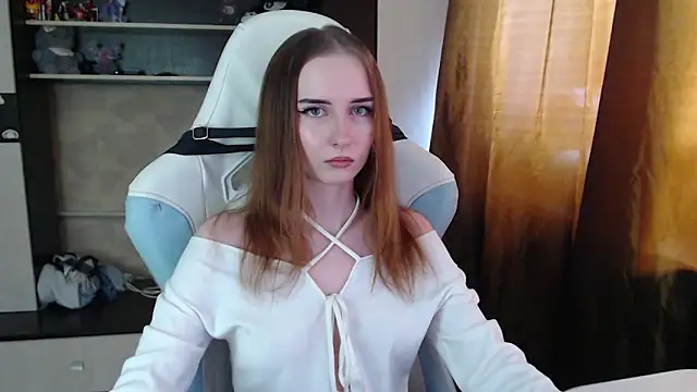 Cutti Crystal online show from March 2026 02:52:01 AM