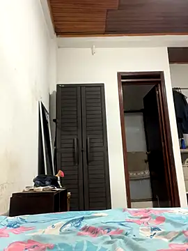 Huitaca  online show from November 2025 02:43:01 AM