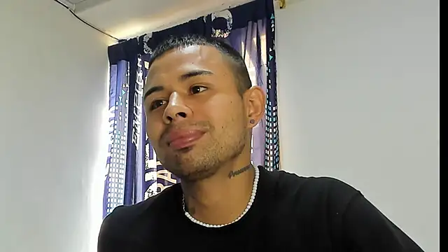 Snapshot of _Logan_Colton_ chatting on November 2025 05:56:01 PM Logan Colton online show from November 2025 05:56:01 PM