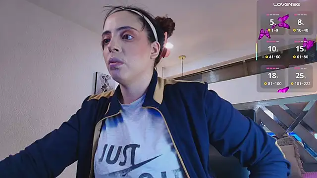 Snapshot of Rossi_ss1 chatting on October 2025 03:42:02 AM Rossi ss1 online show from October 2025 03:42:02 AM