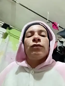 Snapshot of kim_lebanon chatting on September 2025 05:18:02 AM kim lebanon online show from September 2025 05:18:02 AM