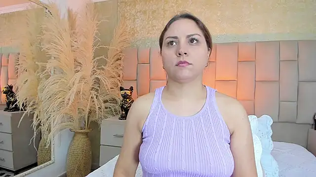 cloesummerr  online show from December 2025 12:47:02 PM