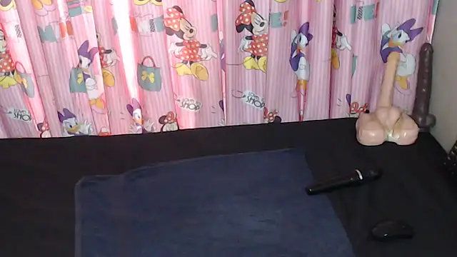 TrishahXo online show from May 2026 06:30:02 AM