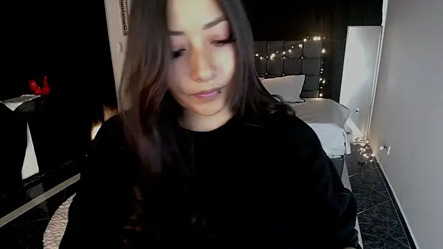 Mia 1120 online show from September 2025 11:37:01 PM