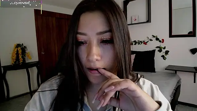 Mia 1120 online show from November 2025 08:42:02 PM