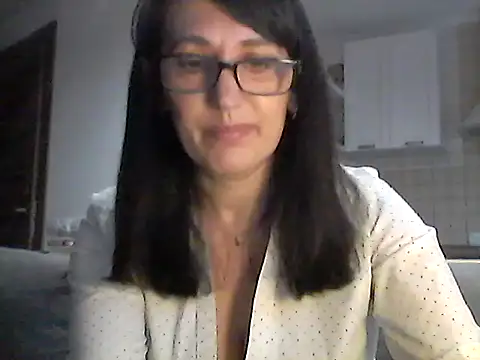 Snapshot of Elena48324 chatting on April 2026 05:03:01 PM Elena48324 online show from April 2026 05:03:01 PM