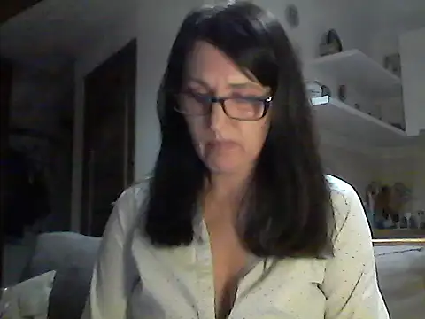 Snapshot of Elena48324 chatting on May 2026 06:15:02 PM Elena48324 online show from May 2026 06:15:02 PM