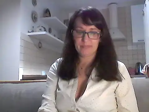 Snapshot of Elena48324 chatting on May 2026 05:42:02 PM Elena48324 online show from May 2026 05:42:02 PM