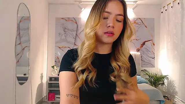 Snapshot of _Tiffany1 chatting on October 2025 06:36:01 PM Tiffany1 online show from October 2025 06:36:01 PM