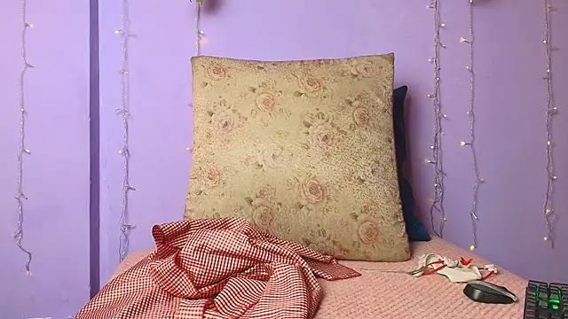 Snapshot of Dafne_Mel chatting on November 2025 12:51:02 PM Dafne Mel online show from November 2025 12:51:02 PM