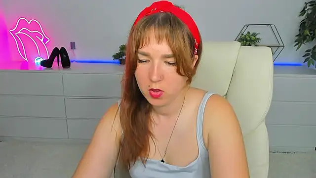 Snapshot of Sofii_darling chatting on September 2025 04:32:02 PM Sofii darling online show from September 2025 04:32:02 PM