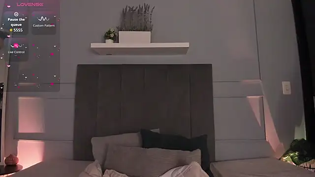 Sweet Janne  online show from October 2025 07:03:02 PM