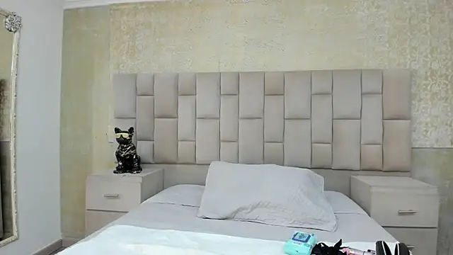 Starbutterflyy  online show from October 2025 03:57:01 AM