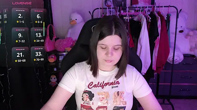 AmyVibess online show from April 2026 06:10:02 PM